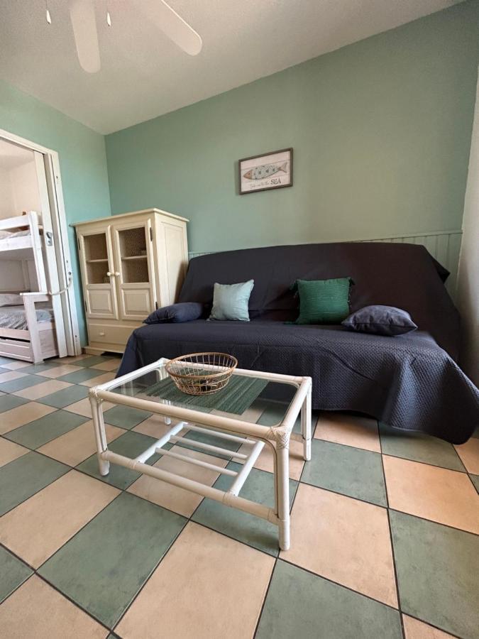 Studio Vue Mer Situe A Cote De La Plage Quartier Des Quilles Sete Exterior photo